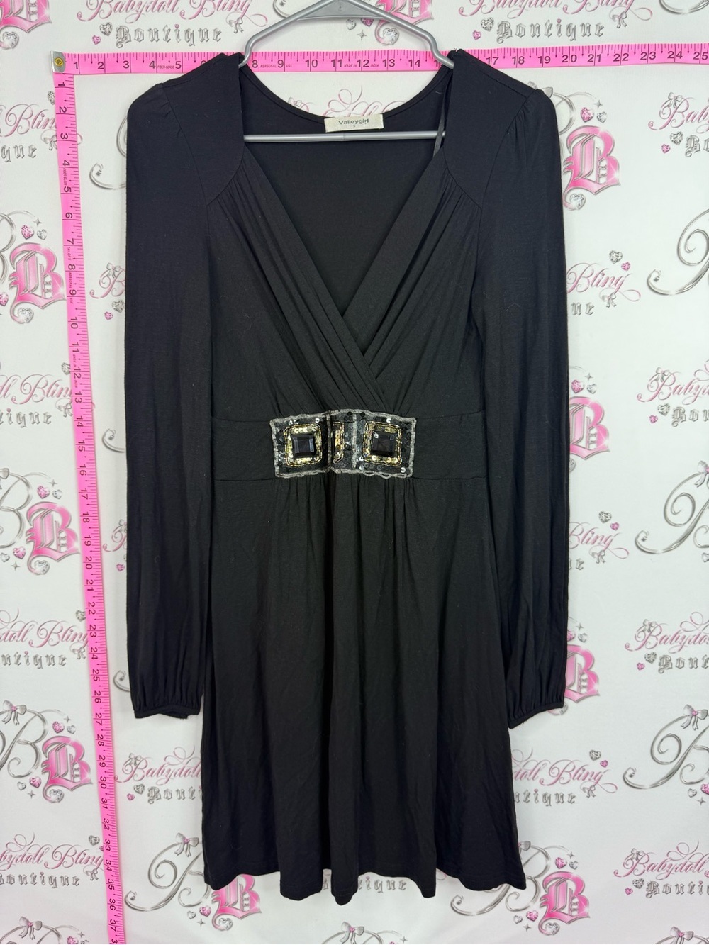 Valleygirl dress Black Long Sleeve V-Neck Dress with Embellished Waist Buckle